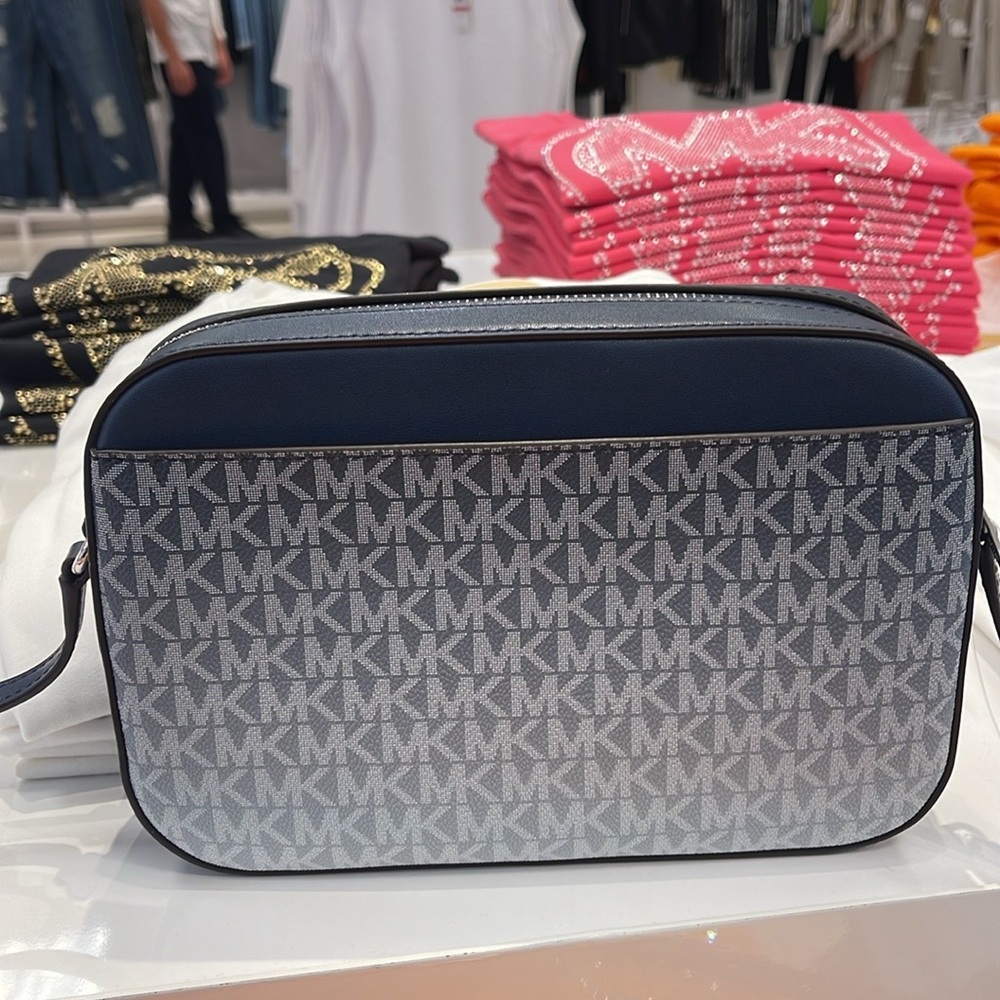 Michael Kors Jet Set Lg Ombré Signature Logo East West Crossbody Body
Navy 
NWT - Picture 16 of 16